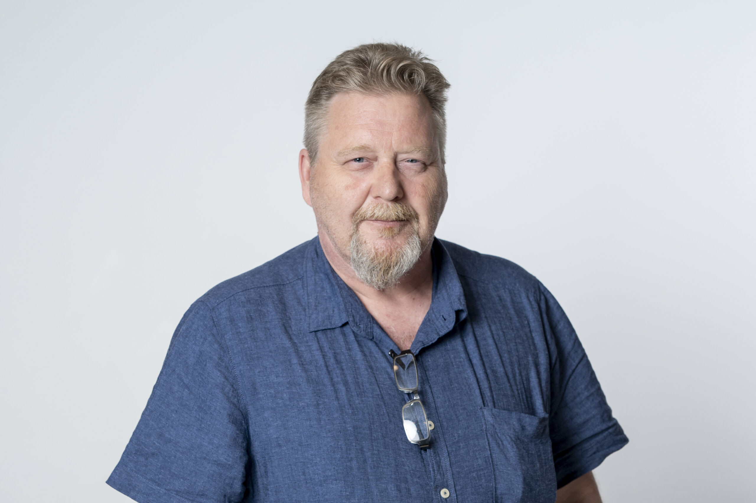 Potrettikuva Tom Hemmingistä.